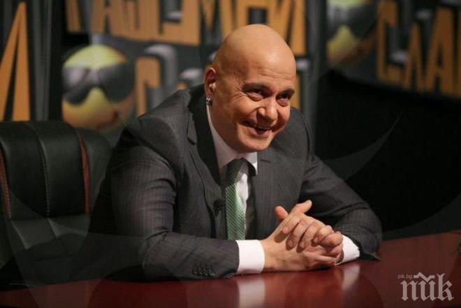 Само в ПИК! Слави се разкрасява като жена – лудна по маникюра и си скубе веждите (снимки)
