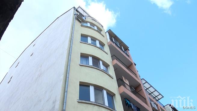 Живота на детето, което заедно с майка си се хвърли от балкон в Бургас, още е в опасност