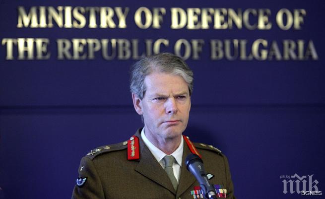 Ген. Брадшоу: Трябва да покажем на Русия, че сме непоколебими