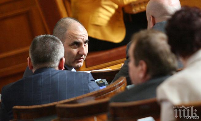 ГЕРБ агитира младежи от Сърница в Народното събрание