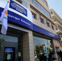 Гърците увеличават тегленията на банкови депозити
