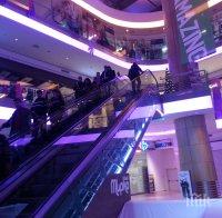 Внимание! Тийнейджъри обират коли в моловете