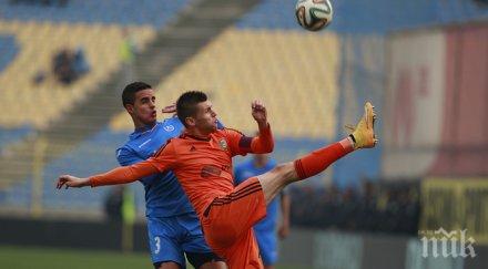 попов един шамар