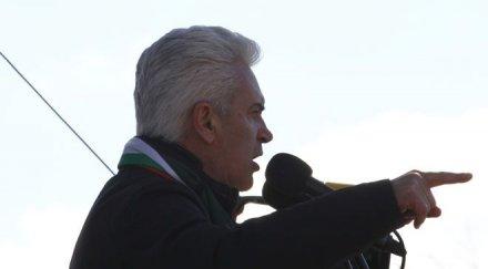 сидеров президентът подигра политиката