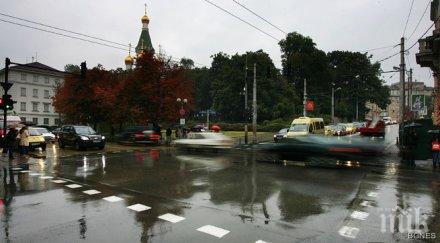 пролетта пак отива изсипват порции дъжд сняг