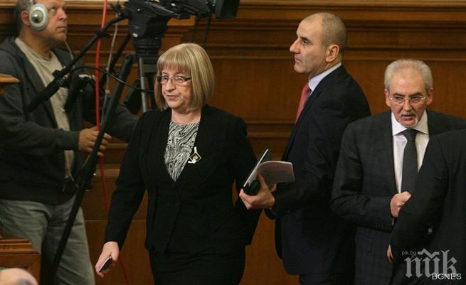 Цветанов и Цачева се срещнаха с жители на Сърница