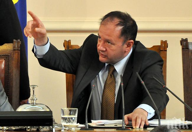 Миков оспори: Не сме постигали съгласие за референдум