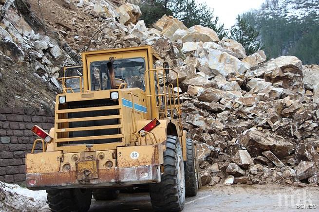 През час пропускат коли на Юговското ханче