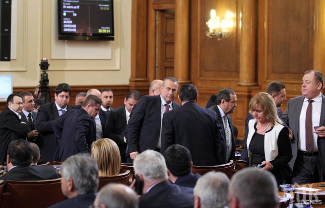 Депутатите приеха промени в Закона за отбраната