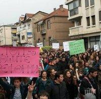 Македония преживява третата политическа криза след обявяването на независимостта си