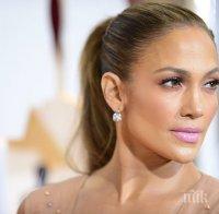 Дженифър Лопес иска дует с Риана