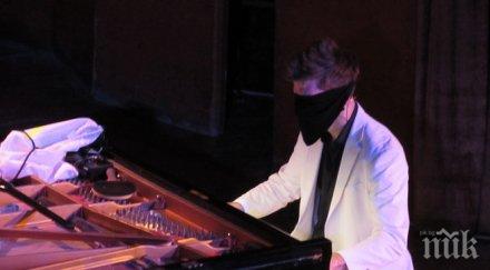 уникална битка два рояла вдигна крака публиката русе