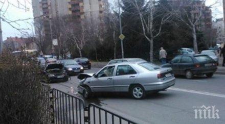 две коли удариха челно бургас затапиха трапезица снимки