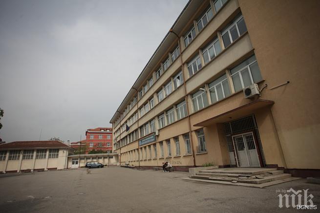 5 училища днес не учат заради грип и сняг