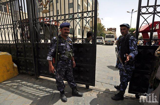 САЩ изтеглят 100 командоси от Йемен след самоубийствените атентати