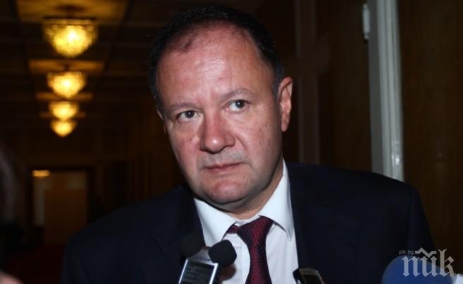 Миков и Станишев мобилизират във Варна червените преди местния вот 