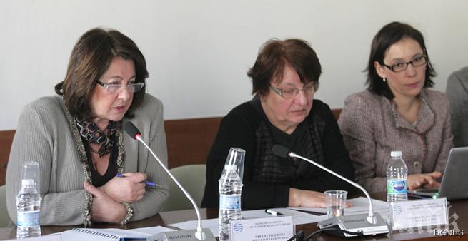 КЕВР: Топлата вода може да поевтинее с до 10%