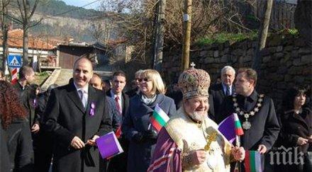 цветанов цачева включиха празничното шествие празника велико търново