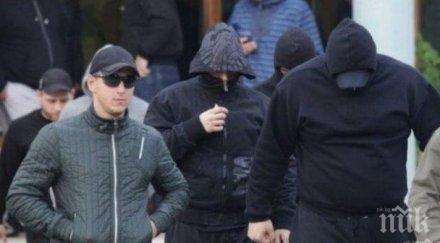 кървав екшън студент хирургията цепната глава удар пистолет