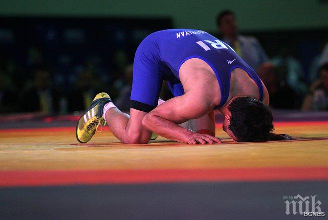 Иранците с двама олимпийски шампиони на Дан Колов-Н. Петров