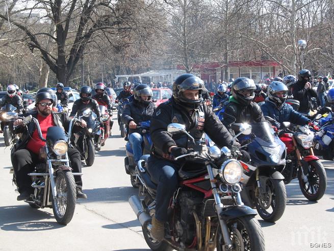 Над 150 мотора с рев откриха новия мотосезон в Русе