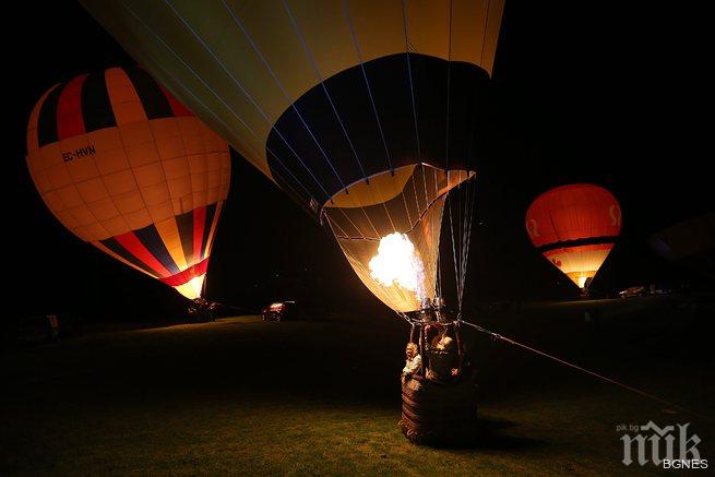 Нощни полети закриха фестивал на балоните в Тунис