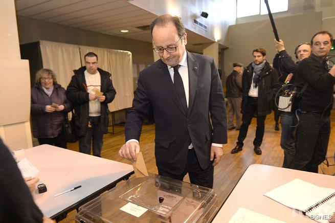 Френските избирателите коригират политическата сцена