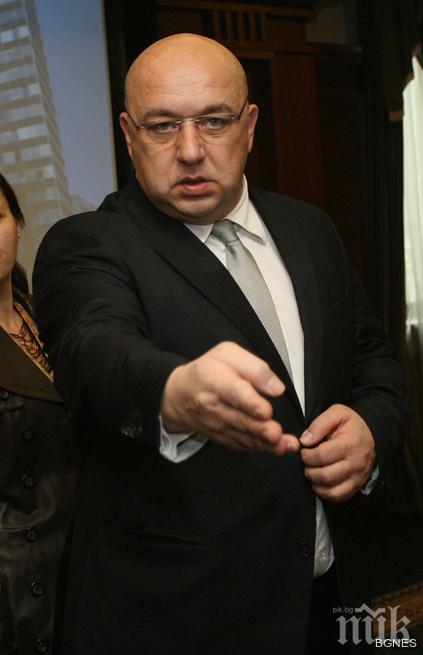 Министър Кралев: Министерството няма да плати глобата на федерацията по щанги