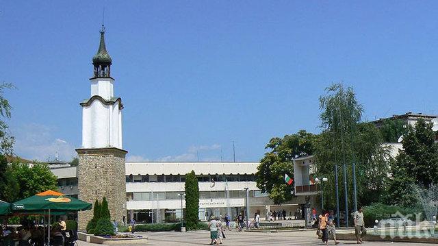 Общинари от Ботевград: Управлението е корупционно 