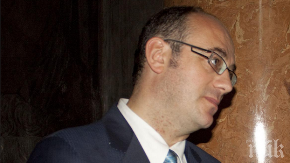 Доц. Семов: Обезлюдяването и циганизацията се вихрят с невиждана скорост