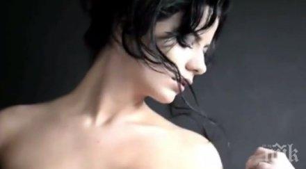 горещо журналистка съблече заради победа любимия отбор видео