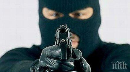 мъж взе заложници турска банка спаси болното дете