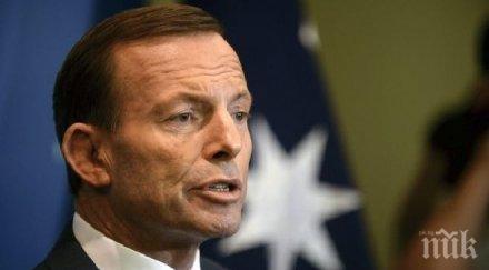 скандал тони абът отиде частно парти самолет австралийските военновъздушни сили