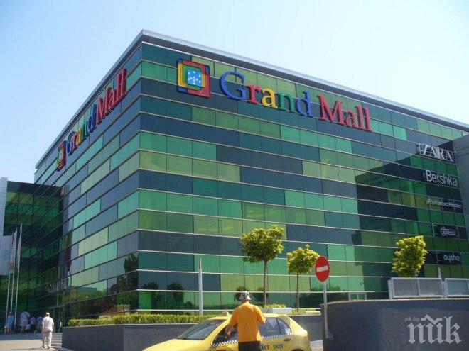 Остават в ареста гардовете, били до смърт мъж във варненския мол