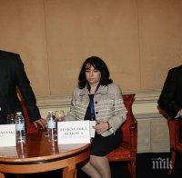 Петкова: Работим за удължаването на живота на 5 и 6 блок на АЕЦ 