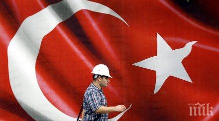 турция осъди момче години затвор заради свалено знаме