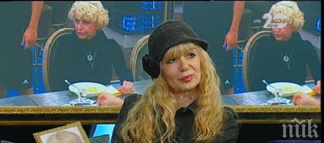 Майката на Албена Вулева пропя