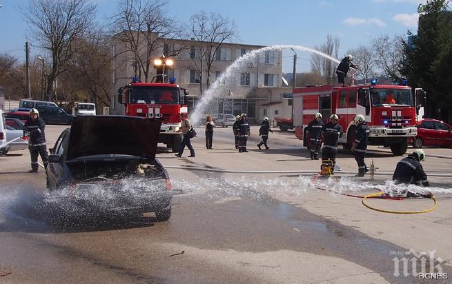 Девня вече има три нови противопожарни автомобили