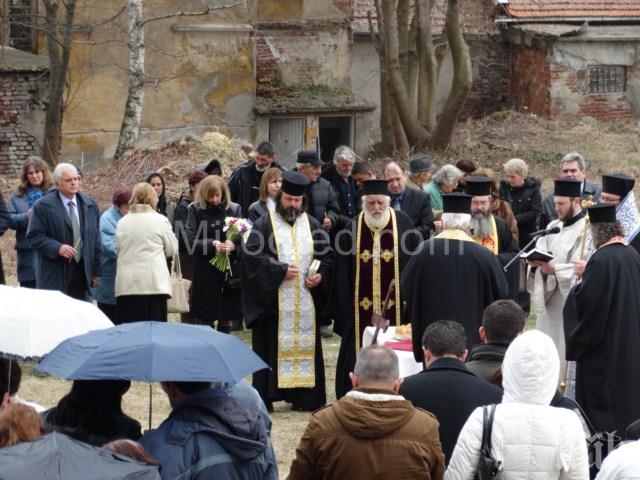 Направиха първа копка на новата черква в Радомир (снимки)