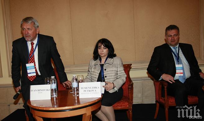 Петкова: Работим за удължаването на живота на 5 и 6 блок на АЕЦ Козлодуй