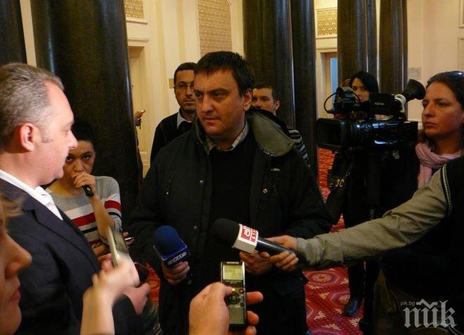 Избухна страхотен скандал в парламента между Тео Ангелов и атакисти