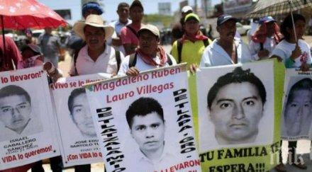 хиляди мексиканци излязоха памет изчезналите студенти