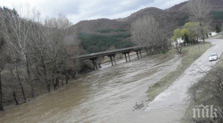 крути мерки наводнения април почистват всички речни корита