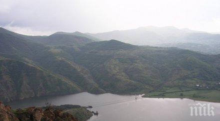 отворена едната клапа язовир студен кладенец