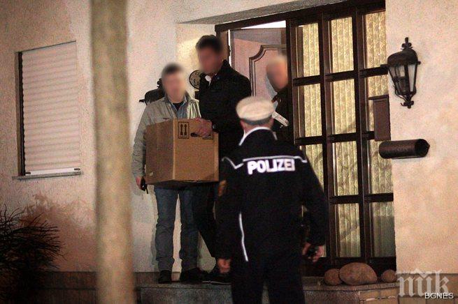 Капитанът на полета използвал брадва, за да влезе в кабината 