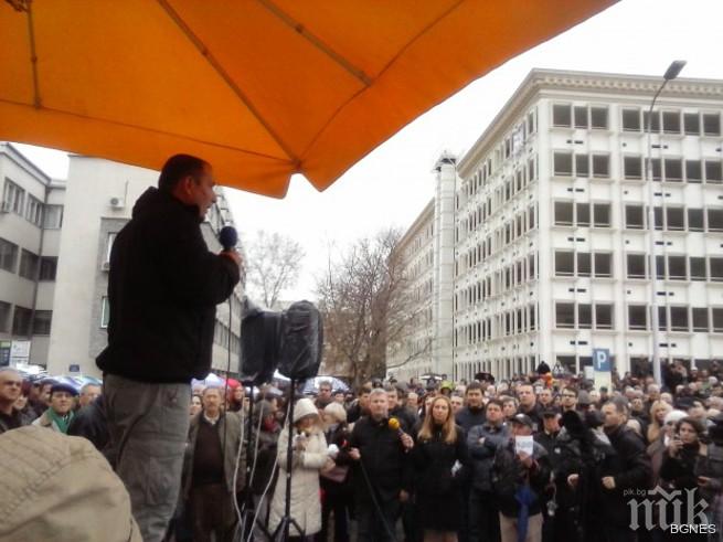 Опозицията дава 1 млн. евро награда за ареста на македонския премиер Никола Груевски