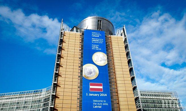 Еврокомисията предупреди за опасност за личните данни във Фейсбук