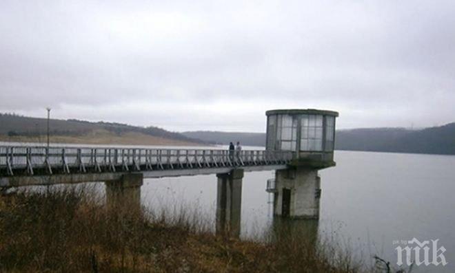 Спряха изпускането на всички язовири в Пернишко