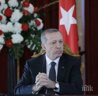 2 бивши полицаи обвинени в шпиониране на Ердоган