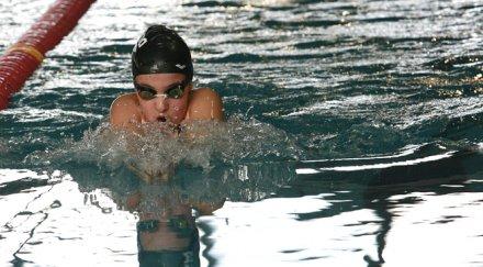 ученици плуват лева ваканцията